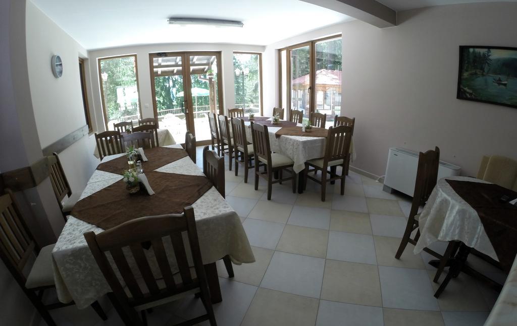 Ивелия Къща За Гости Dospat Exterior photo