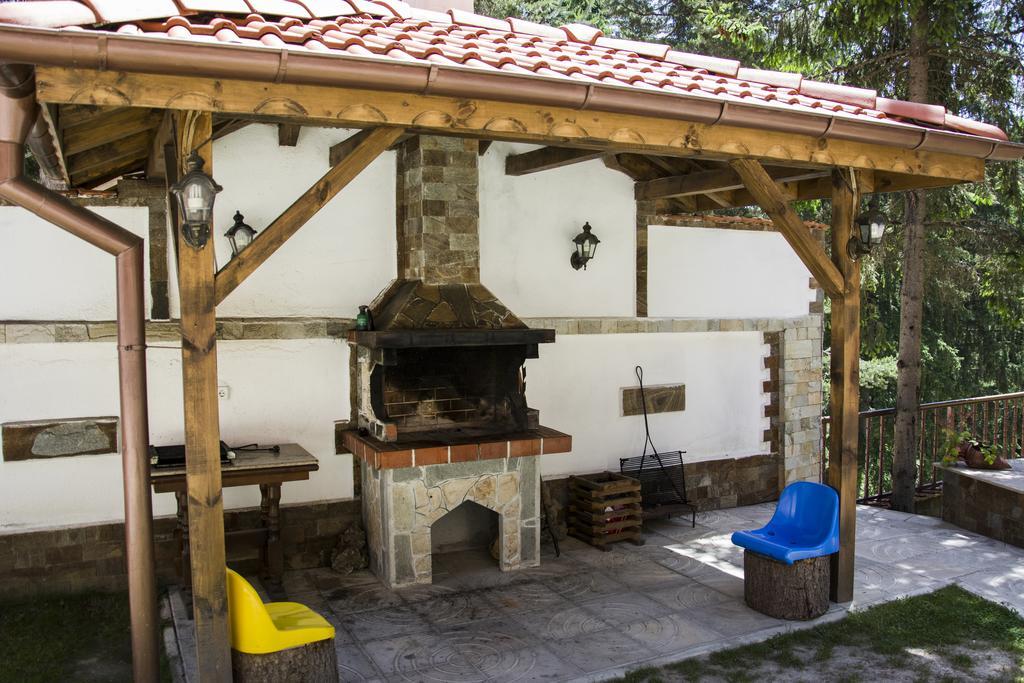 Ивелия Къща За Гости Dospat Exterior photo